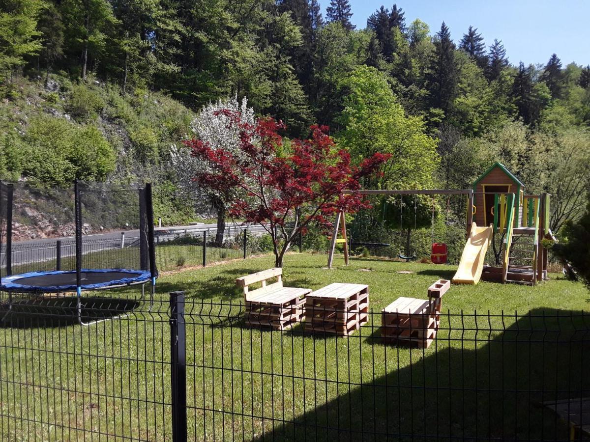 Apartmaji Tisa In Zana Rovte Екстериор снимка
