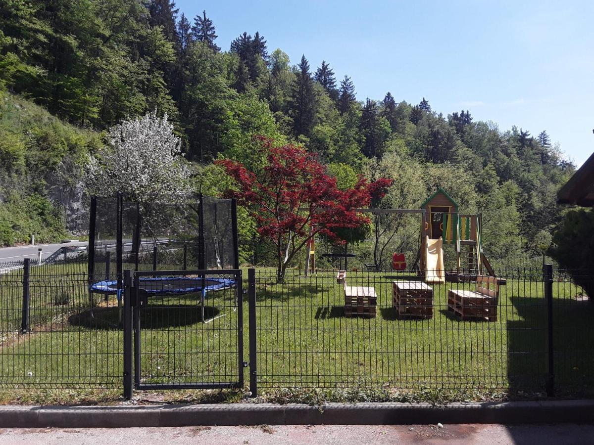 Apartmaji Tisa In Zana Rovte Екстериор снимка